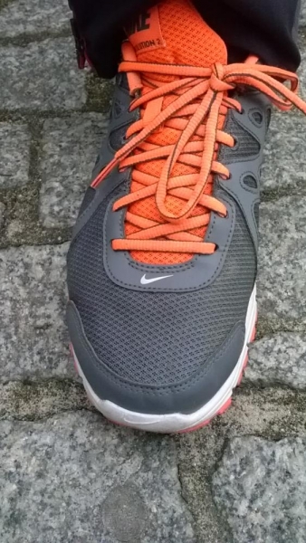 Review Nike Revolution 2